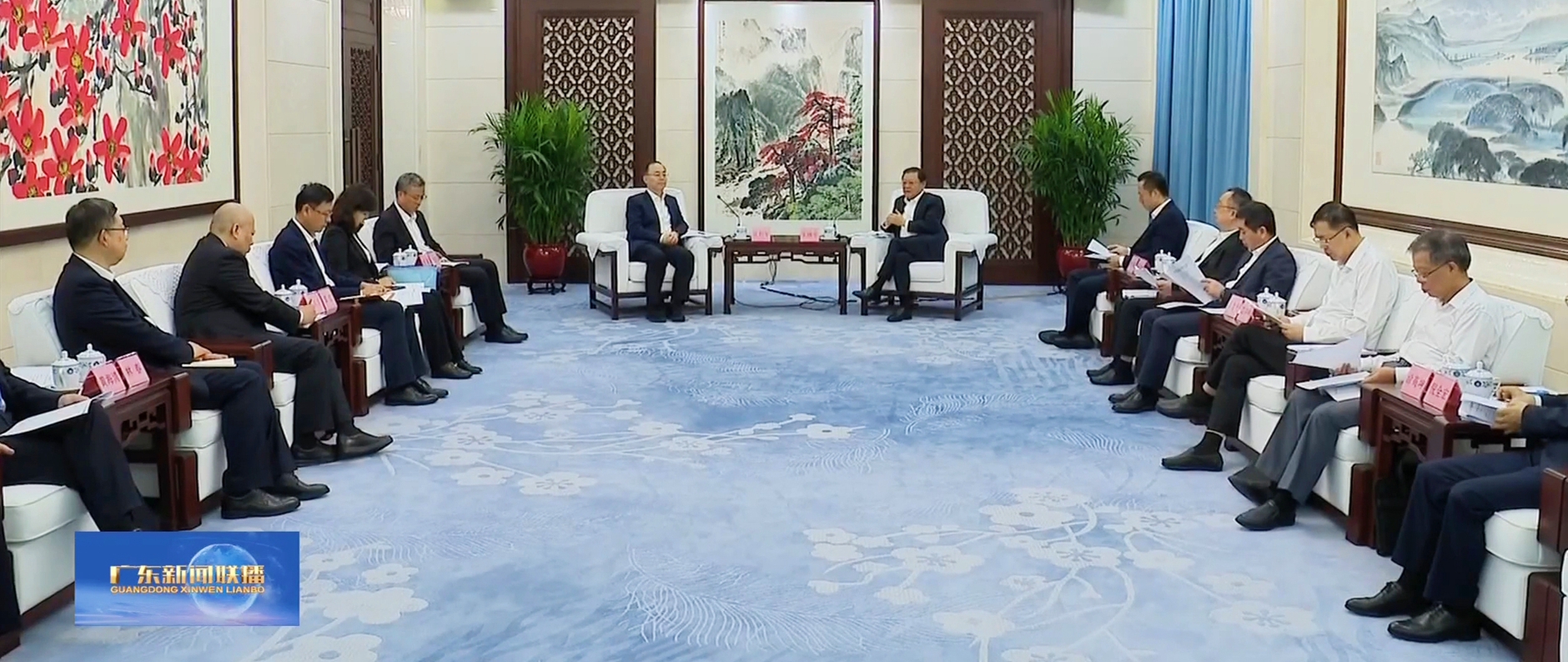 龙8中国与广东省举行工作会谈